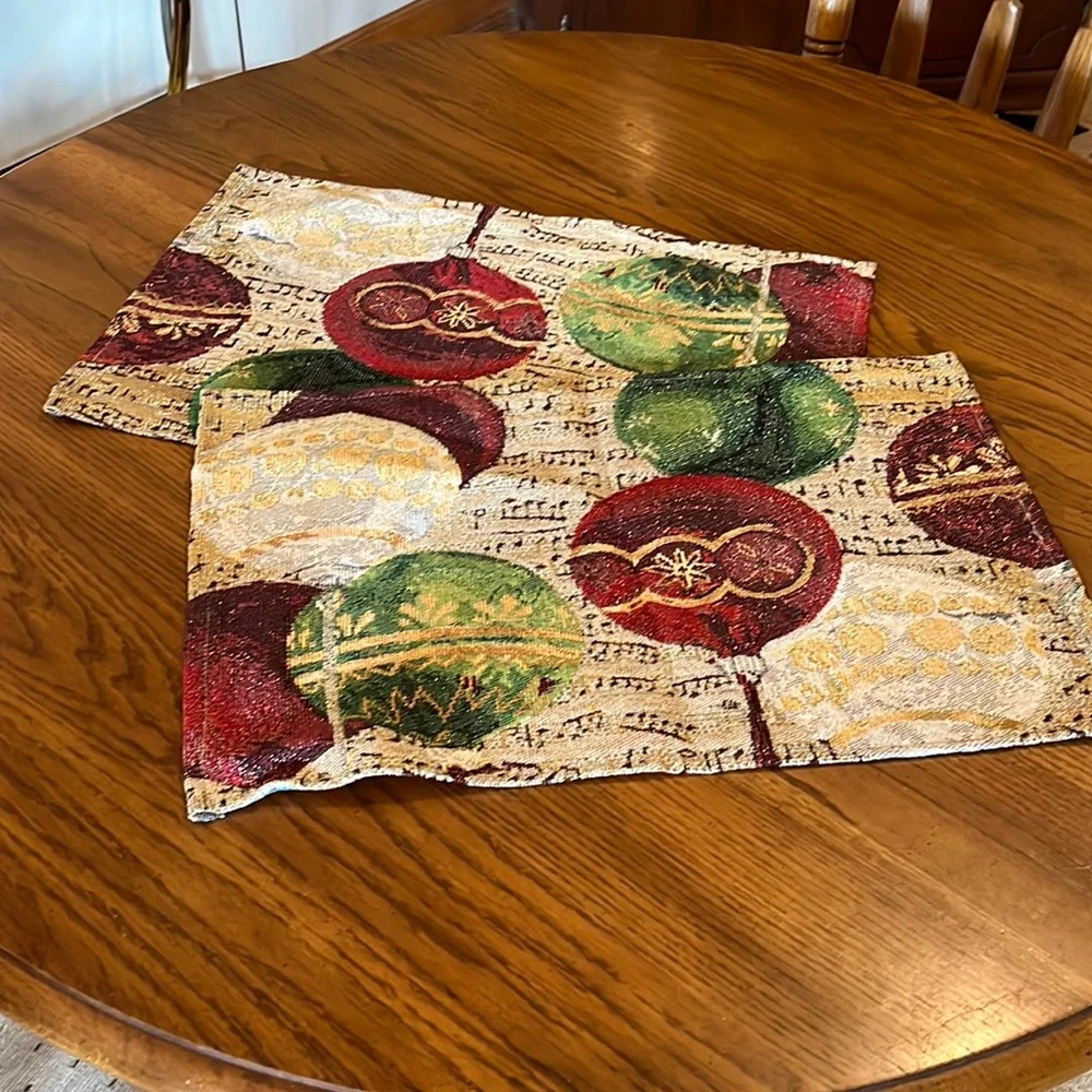 Christmas placemats, previously owned good condition